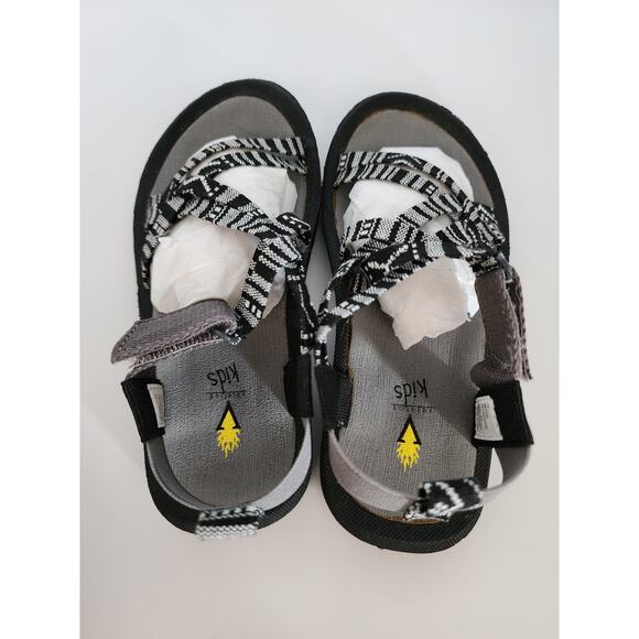Volatile Kids Size 12 Black Kiwis Strappy Adjustable Sandals Outdoor - Picture 10 of 10